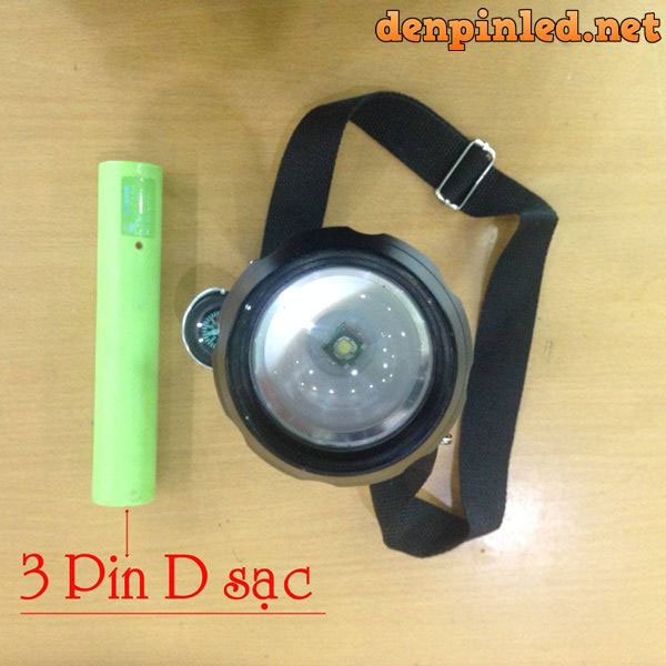 Đèn pin siêu sáng giá rẻ Police A106