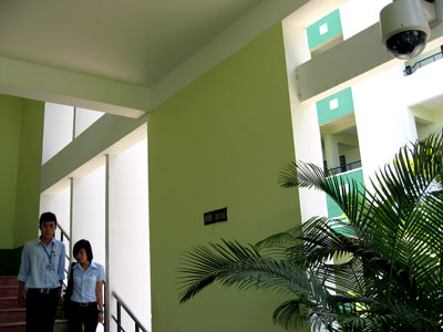 Camera giám sát dạy học tại Đại học Đông Á