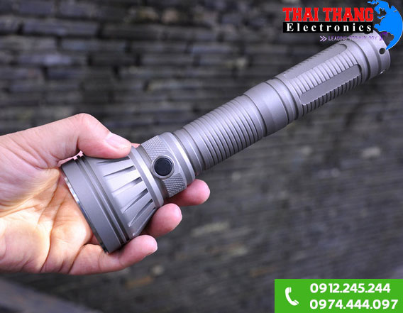 Đèn pin siêu sáng Shadow JM26 loại dài