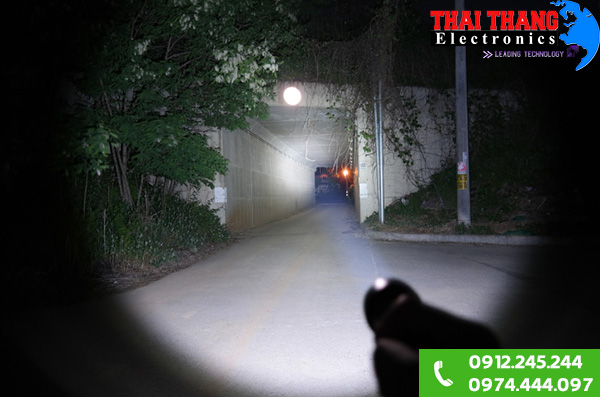 Đèn pin chuyên dụng Hàn Quốc Led 10W PL-X