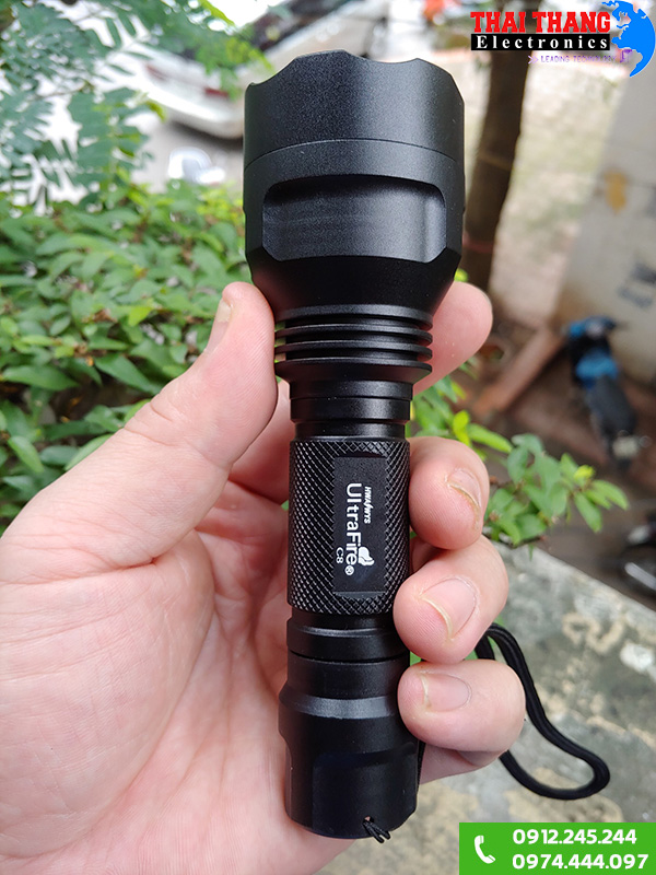 Đèn pin chống nước UltraFire C8