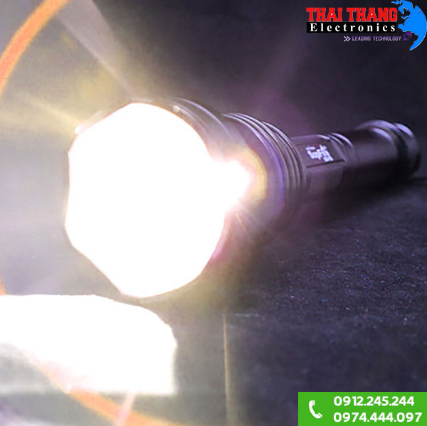 Đèn pin ánh sáng vàng Supfire X6
