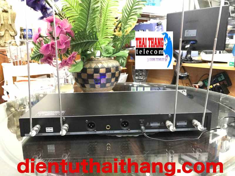 Micro không dây giá rẻ Sony AK90