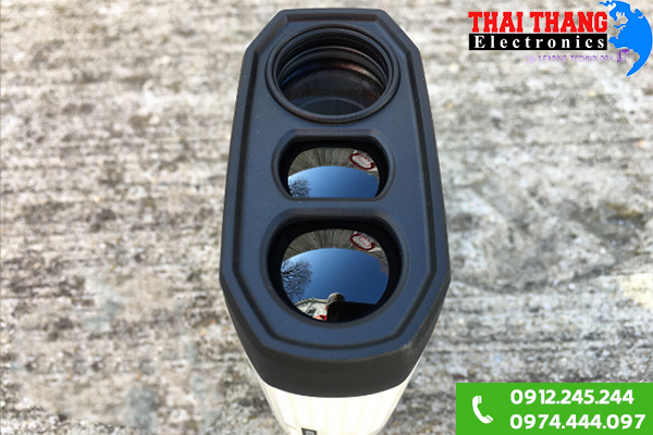 Ống nhòm đo khoảng cách chơi golf Nikon Coolshot 20 GII