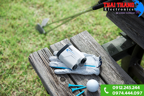 Ống nhòm đo khoảng cách chơi golf Nikon Coolshot 20 GII